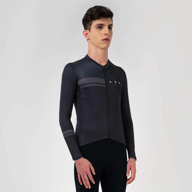 The Top Features of Our Men's Training LS Jersey